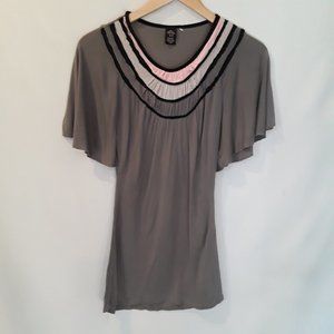 VGW-V.1 Couture grey short sleeve top 4/16$
